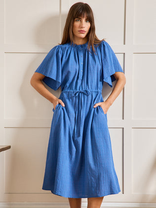 Robe longue en crépon manches papillon femme